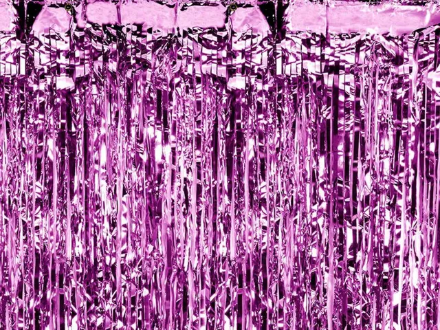 das-kost-mland-lametta-t-rvorhang-folienvorhang-lila-90x250-cm image 1
