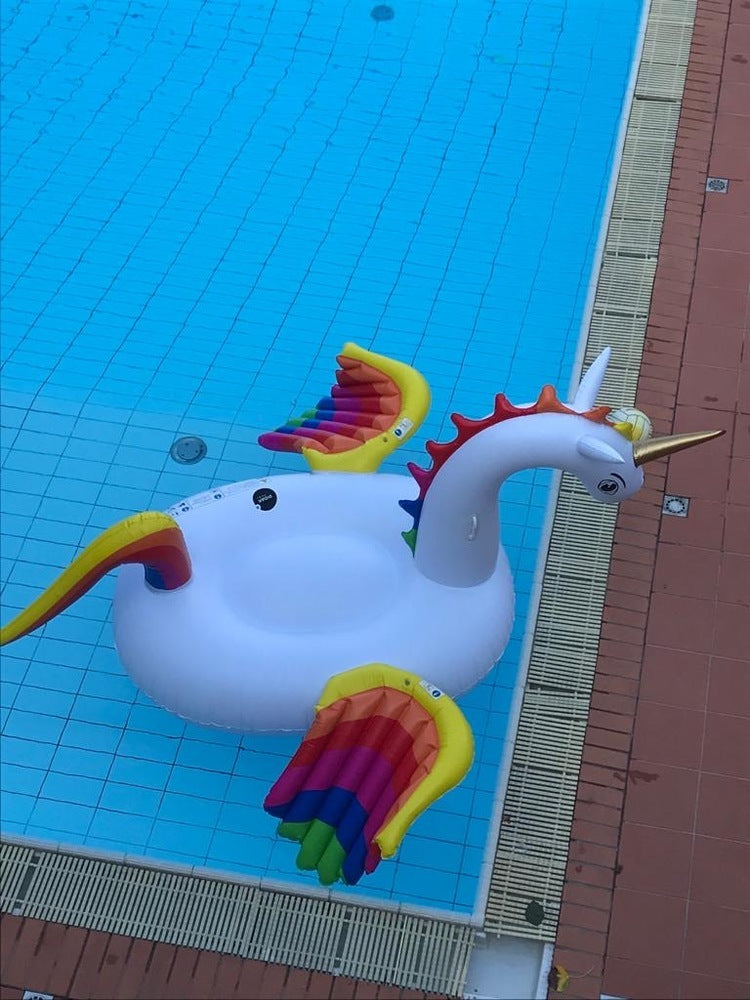 das-kost-mland-dekorationen-xxl-schwimmtier-einhorn-250cm-regenbogen image 6