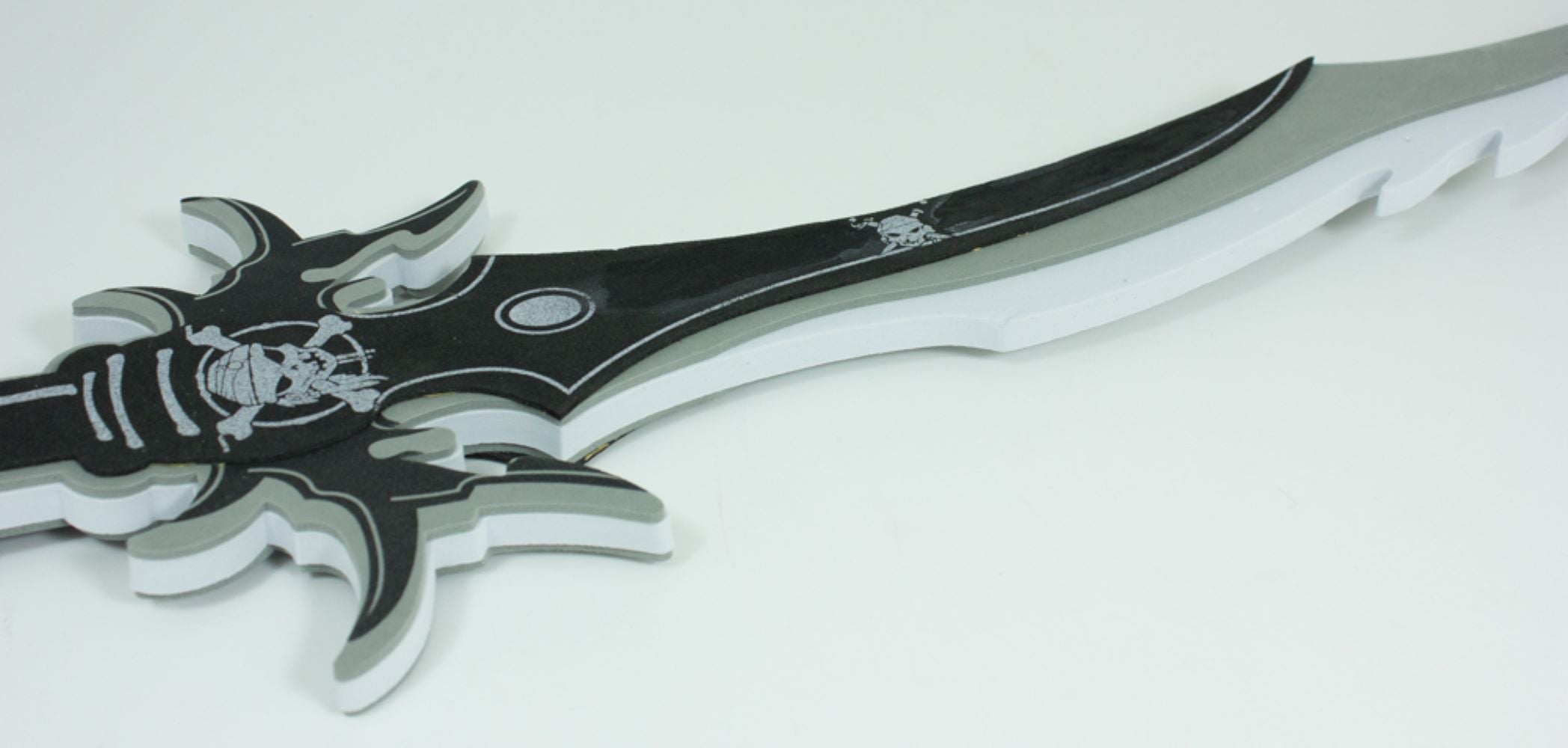 das-kost-mland-piratenschwert-schaumstoff-66cm-schwarz-grau-gezackt image 7