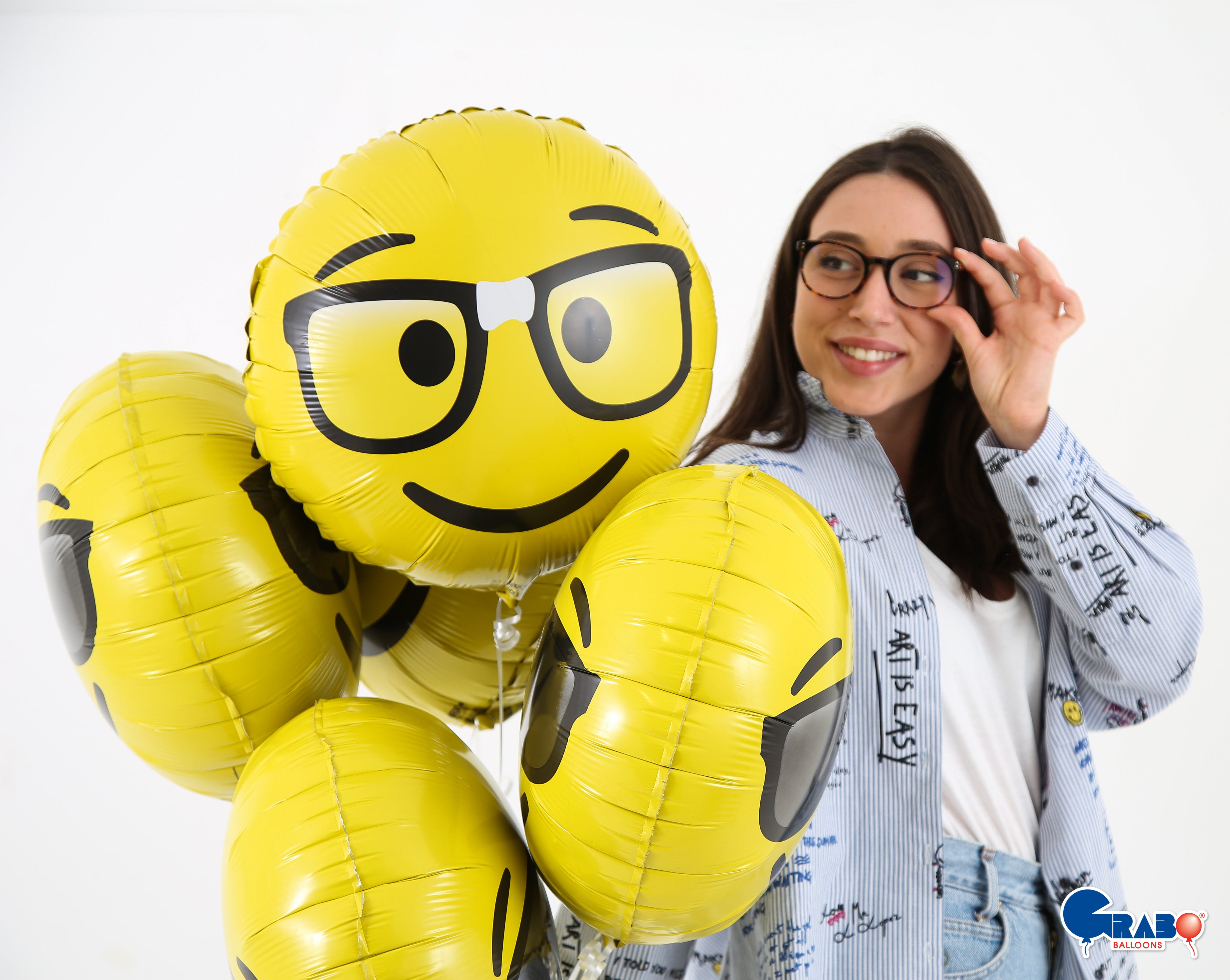 das-kost-mland-dekorationen-folienballon-emoji-hearts-46cm image 3