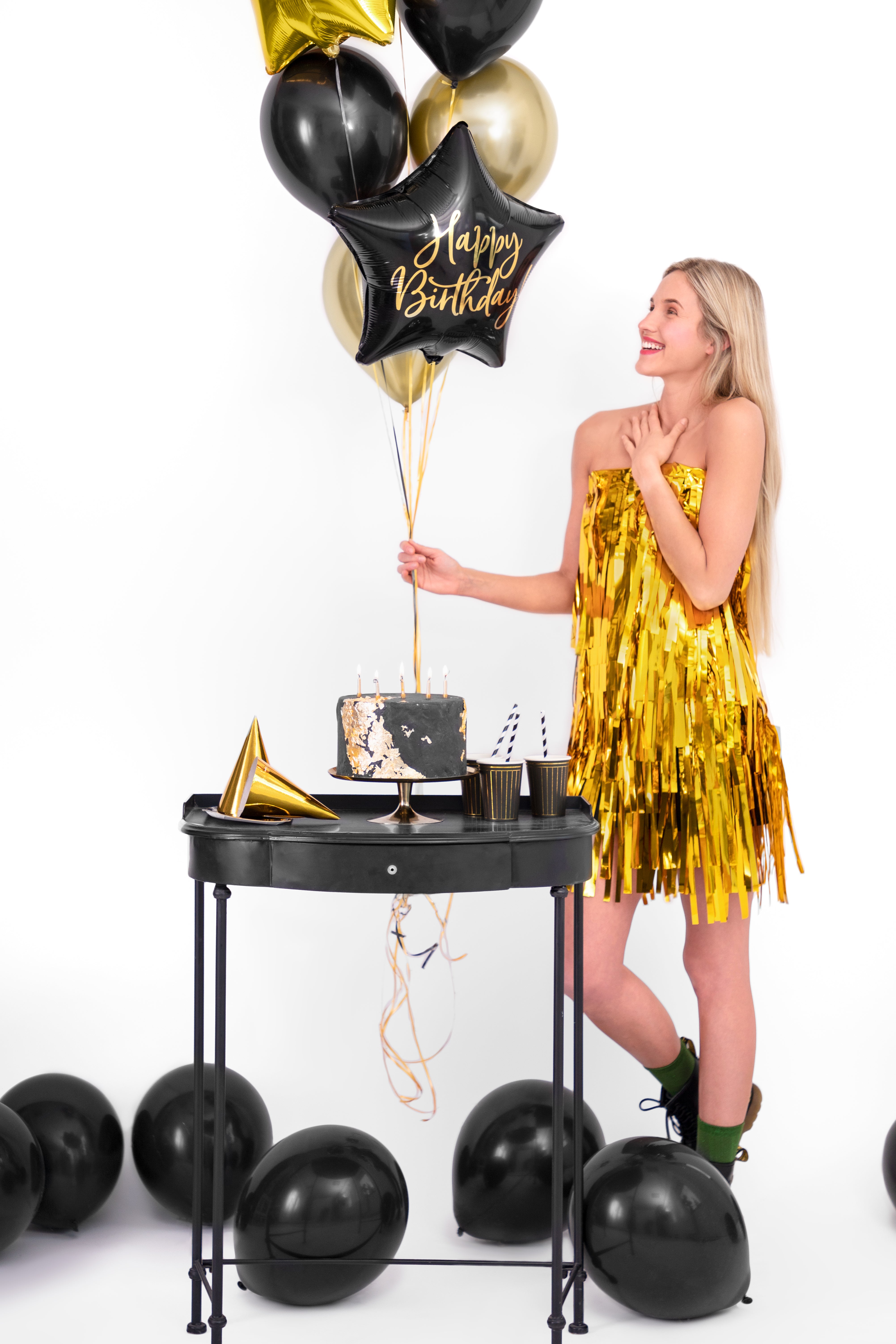 das-kost-mland-deko-stern-folienballon-happy-birthday-schwarz image 2