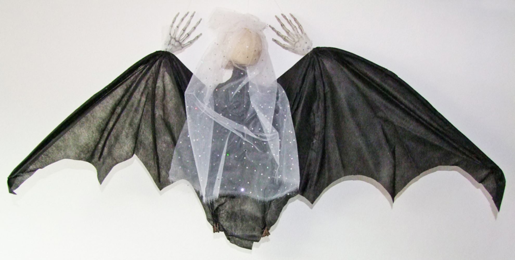 das-kost-mland-fledermaus-braut-deckenh-nger-halloween-deko-110-cm image 3