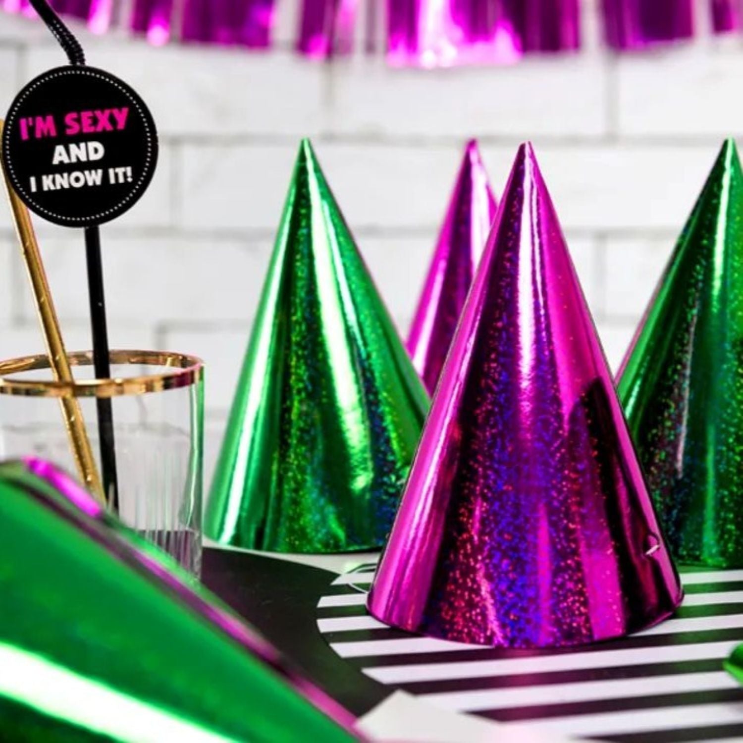 das-kost-mland-partyhut-20-st-ck-16-cm-holografisch-mix image 3