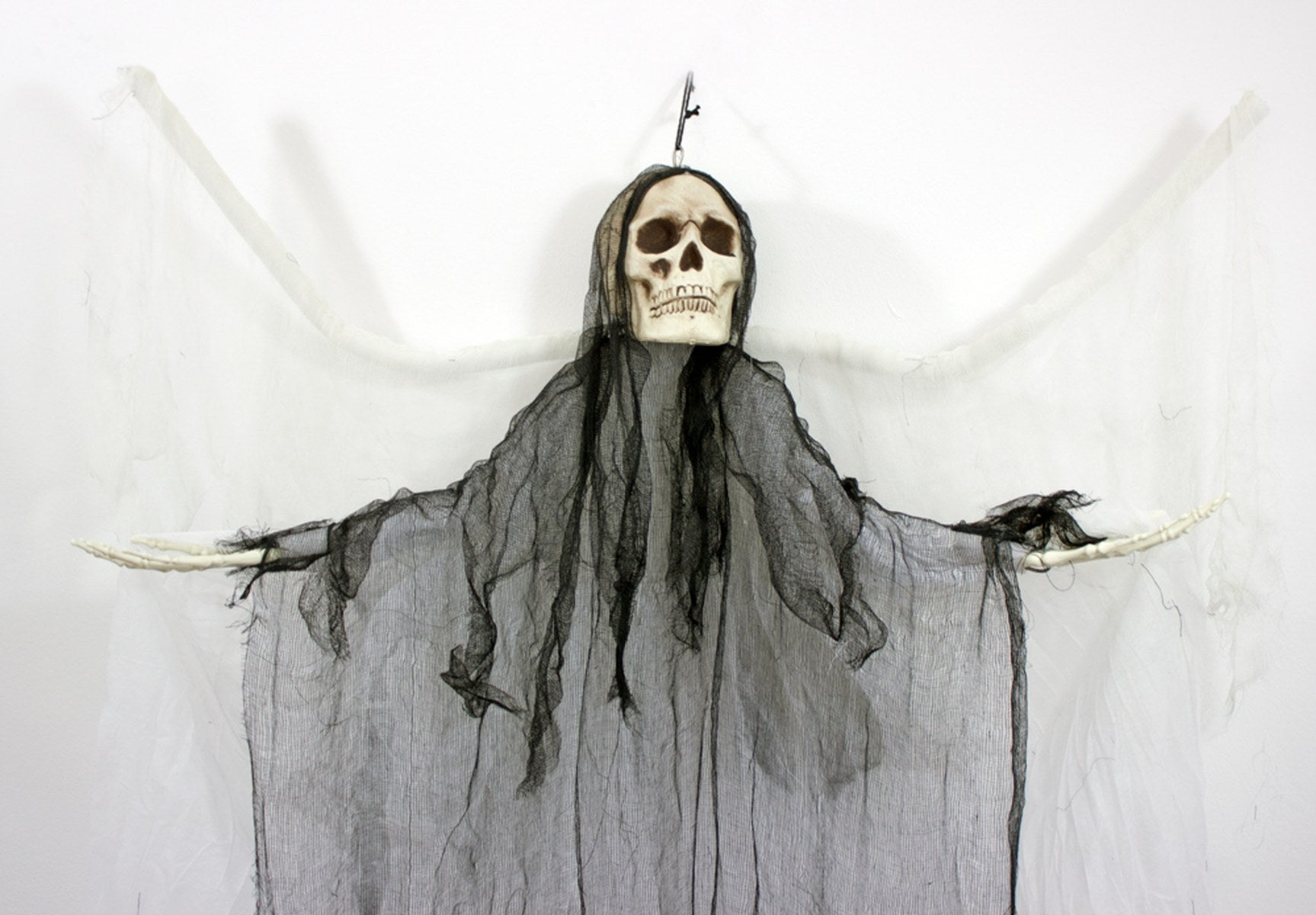 das-kost-mland-todesengel-halloween-h-ngefigur-180-cm-mit-fl-geln image 6