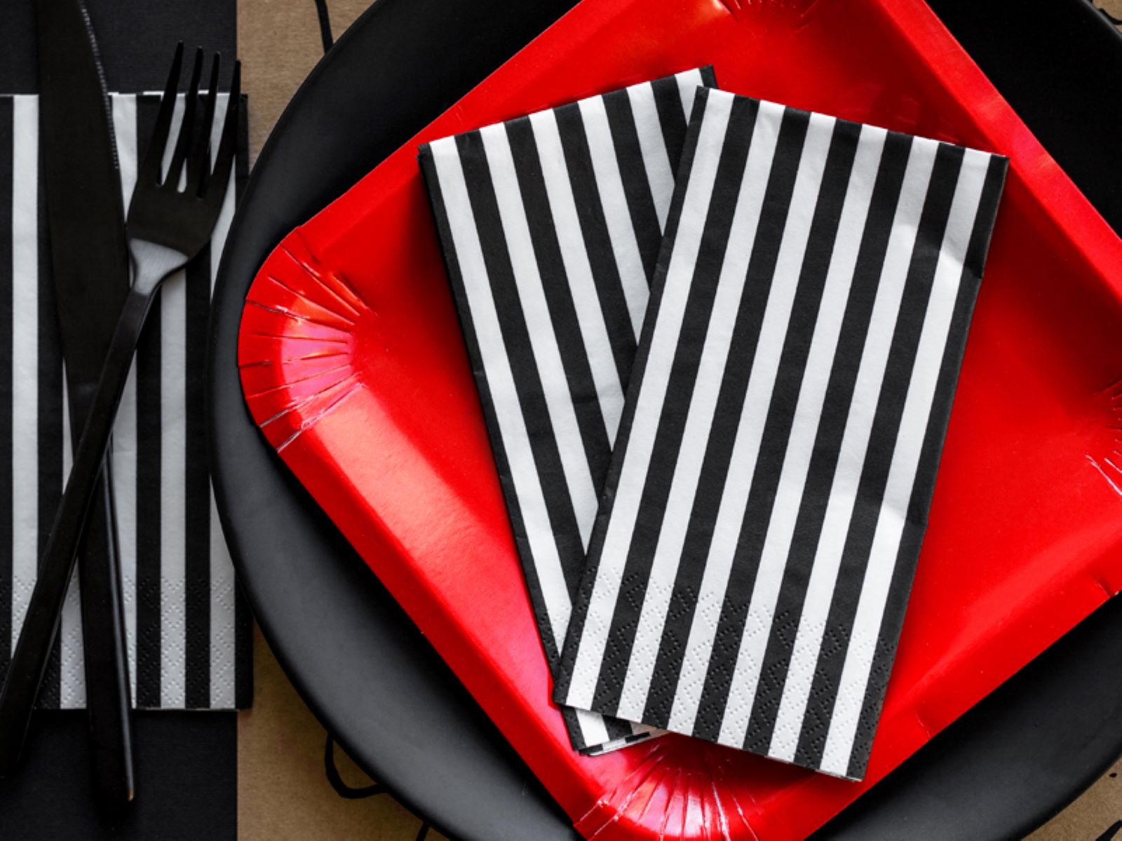 das-kost-mland-stripe-servietten-schwarz-wei-20-stk-33-cm image 3