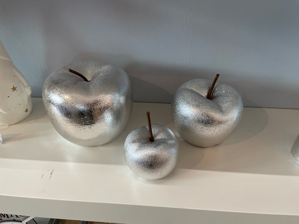 das-kost-mland-deko-apfel-silber-8cm-dolomit-gl-nzend image 6