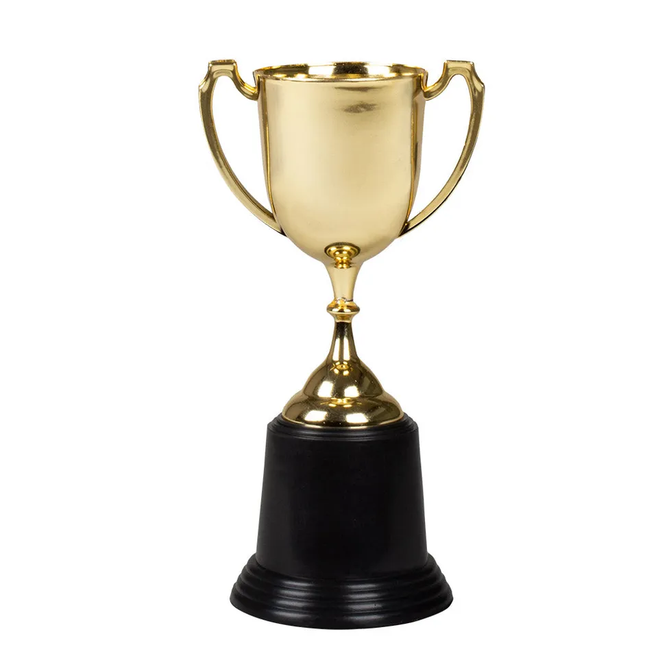 das-kost-mland-troph-e-goldpokal-22-cm-kunststoff-goldfarben image 1