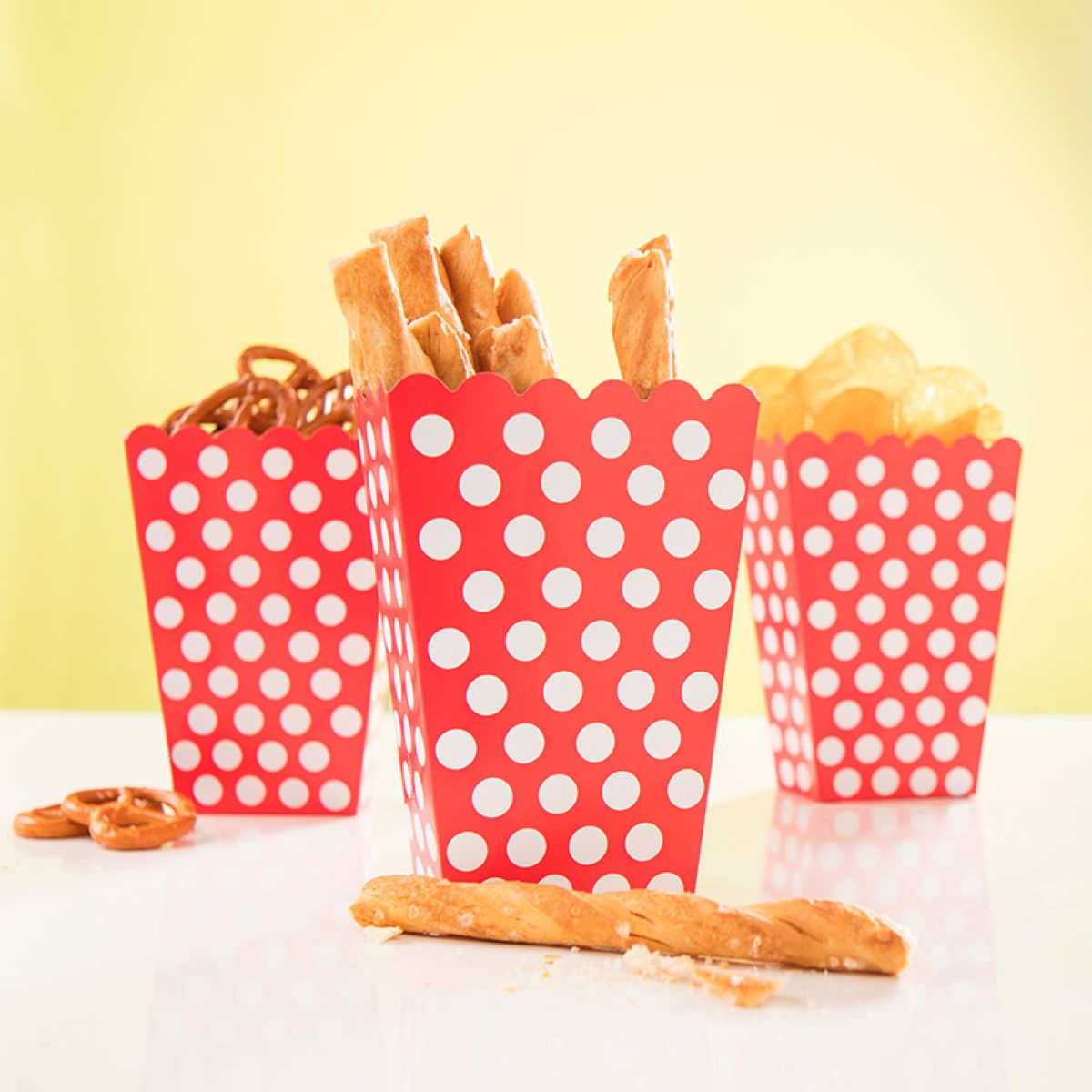 das-kost-mland-dekorationen-snackbox-dots-rot-9x14cm-8stk image 2