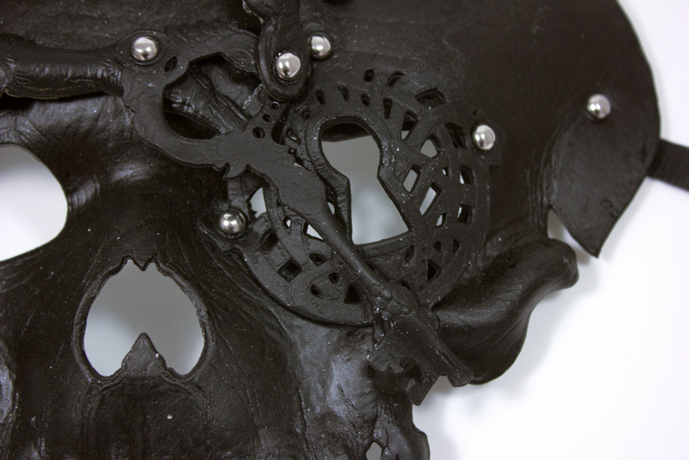 das-kost-mland-accessoires-halbmaske-totenkopf-schl-ssel-schwarz image 3