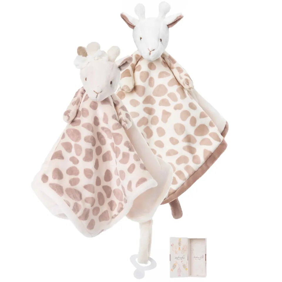 das-kost-mland-dekorationen-schmusetuch-lucy-giraffe-30x30-geschenkbox image 1