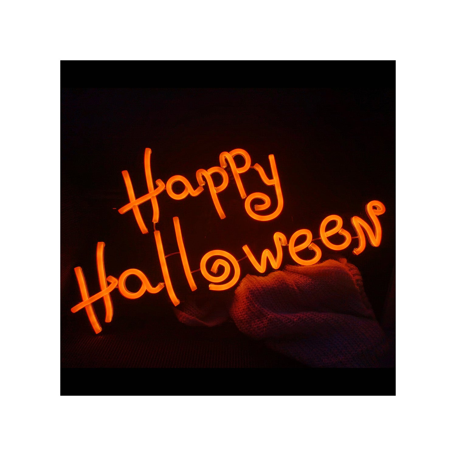 das-kost-mland-happy-halloween-neon-schriftzug-orange-60x30-cm image 1