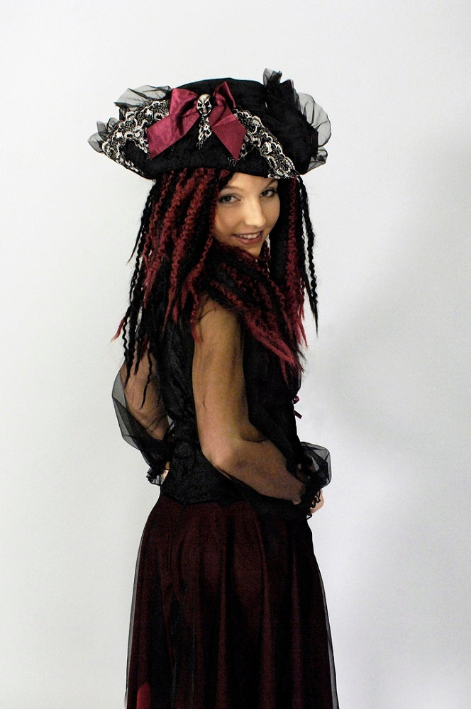 das-kost-mland-piratin-abigail-kost-m-kleid-mit-hut-dunkelrot image 4