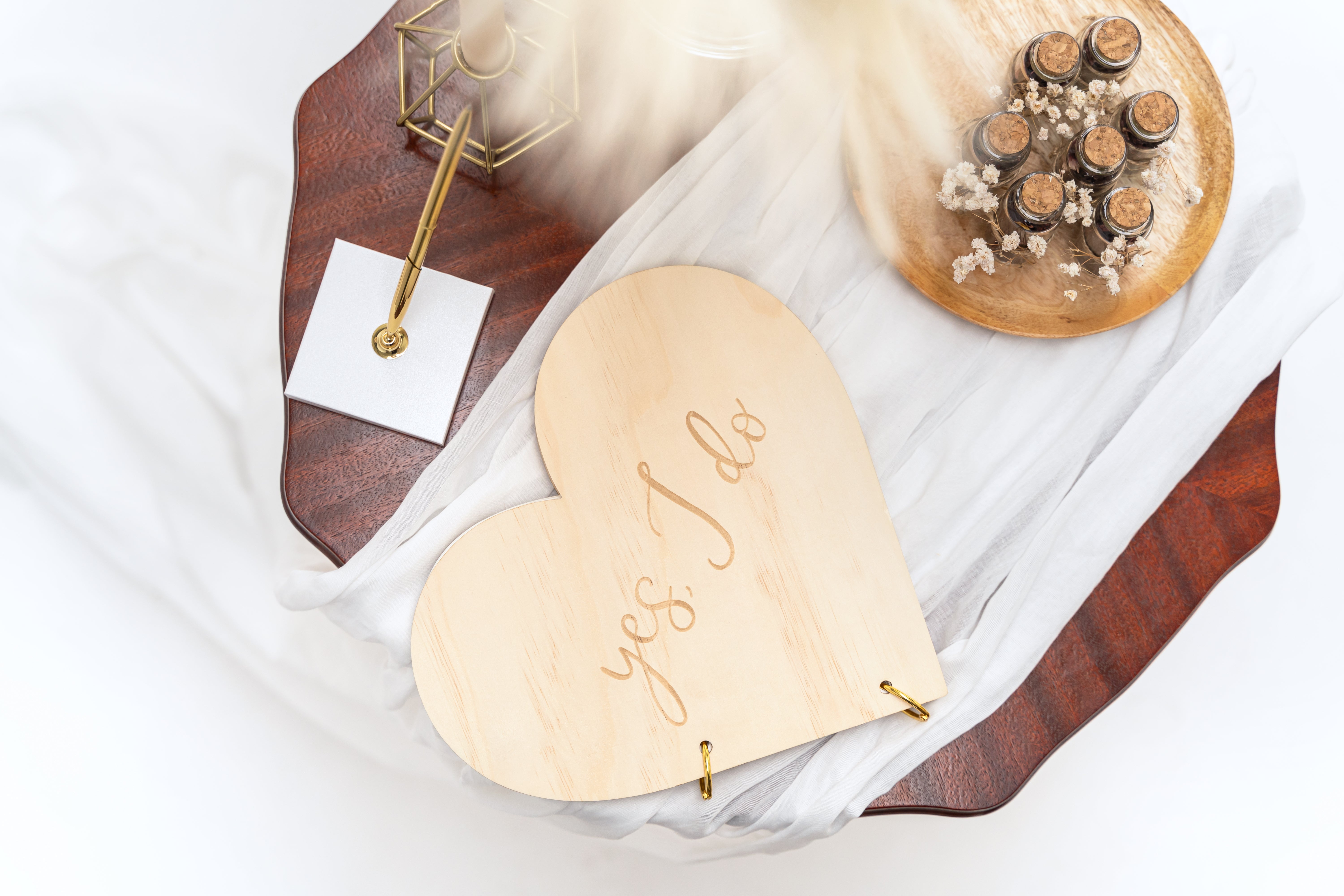 das-kost-mland-yes-i-do-g-stebuch-holz-herz-26-5x25-cm image 3