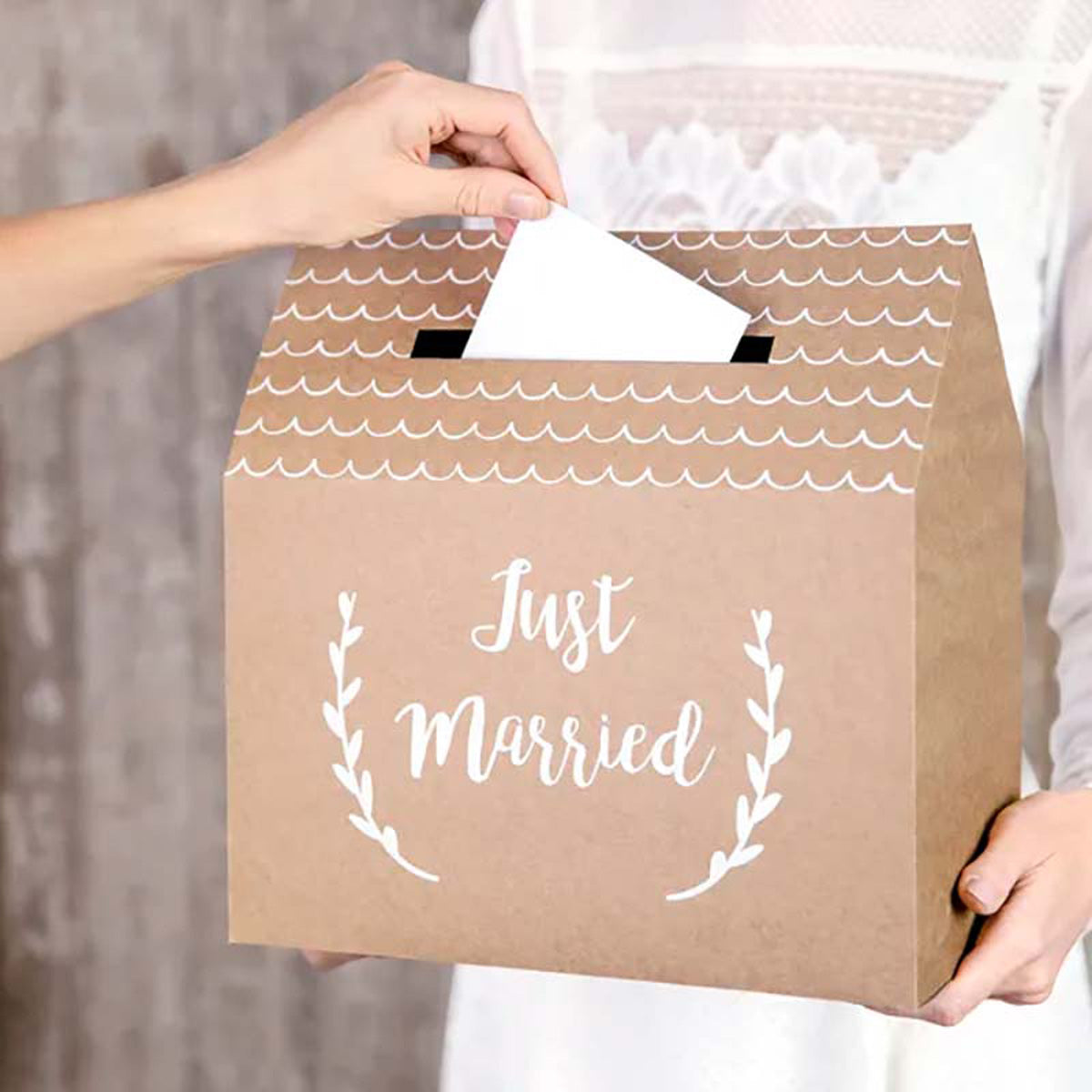 das-kost-mland-kartenbox-just-married-hochzeit-30x30-5x16-5cm image 2