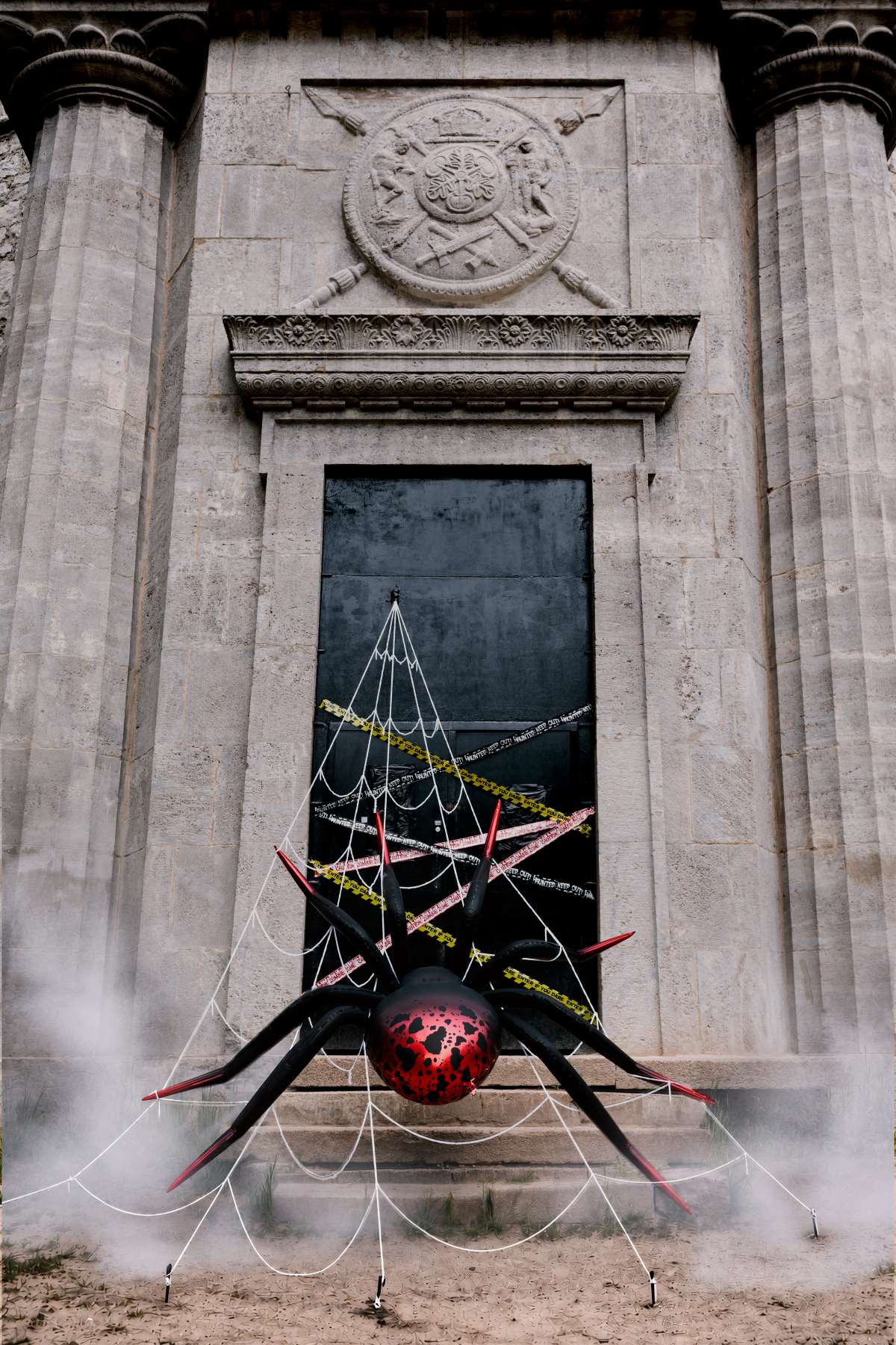 das-kost-mland-spinne-xxl-folienballon-stehend-275x152-cm image 4